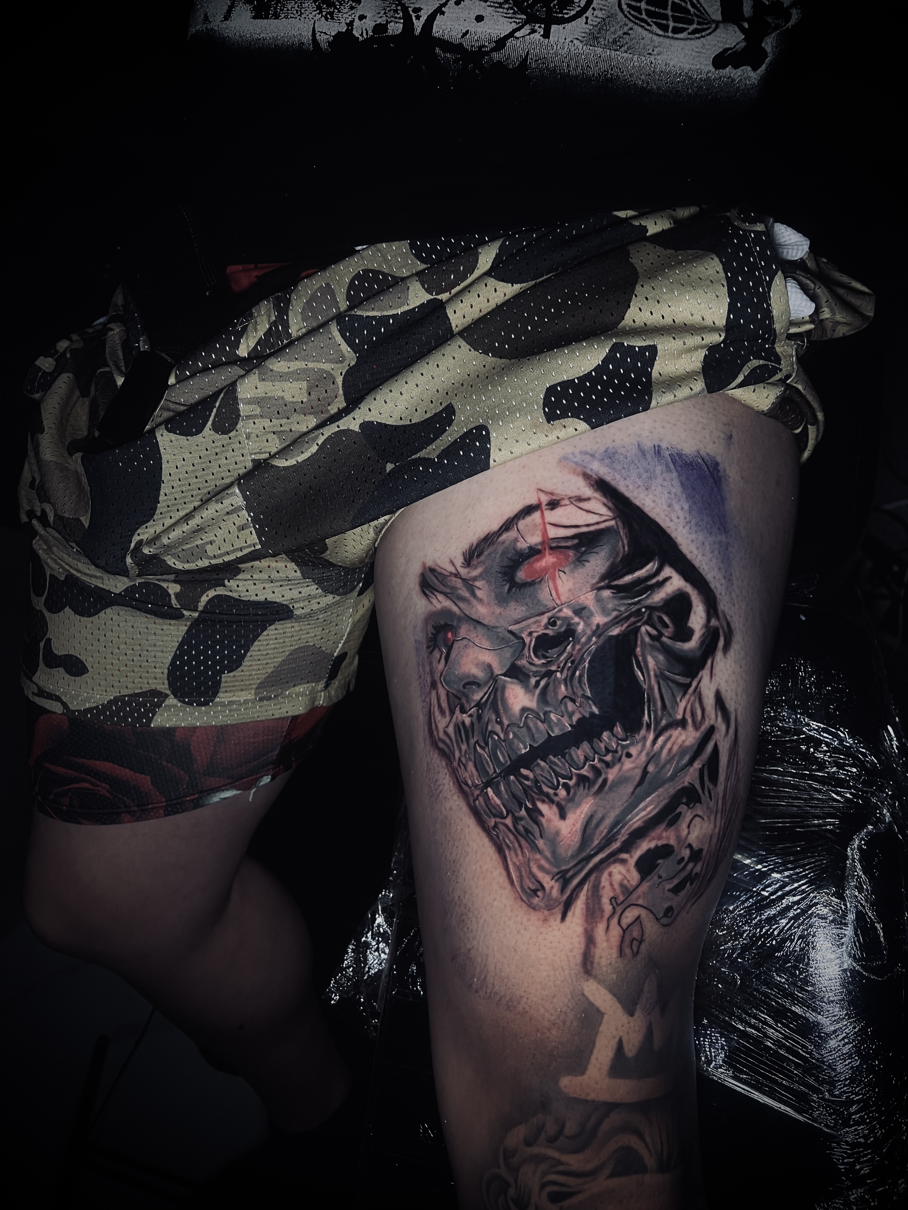 Skull thigh piece